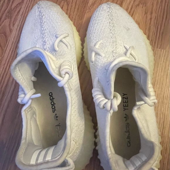 White Yeezys size 8, Barley worn. Will clean before sending. - Picture 2 of 3